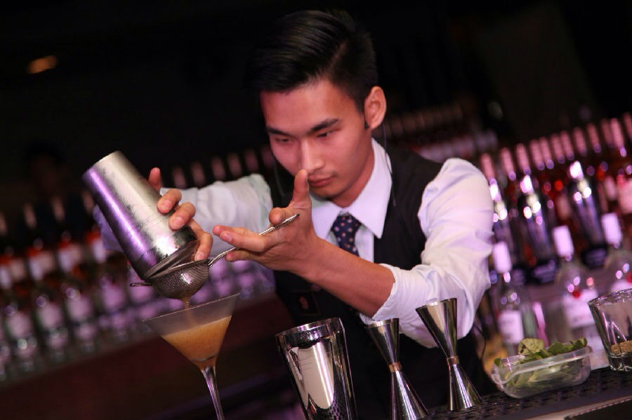 深圳羅湖招聘花式調(diào)酒師：1名，薪資5500-7000加提成