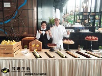 烘焙培訓(xùn)—2019年6月15日，越秀星匯樓盤開盤展翅西點(diǎn)學(xué)員戶外實(shí)踐