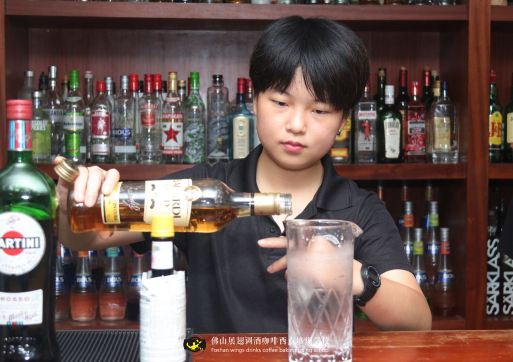 女生學(xué)調(diào)酒怎么樣？好嗎？